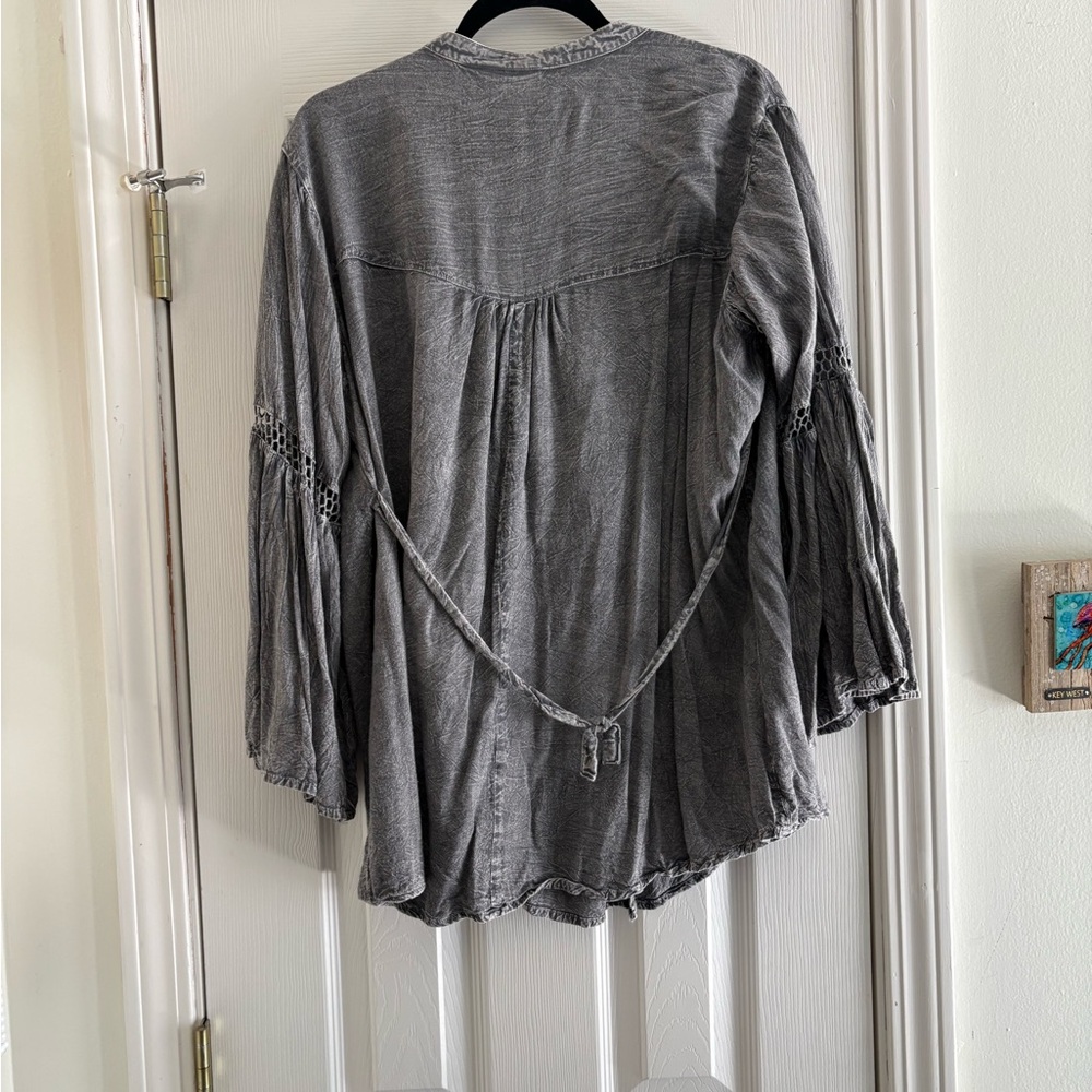 S R Fashion Charcoal Button-Up Blouse - Picture 8 of 8